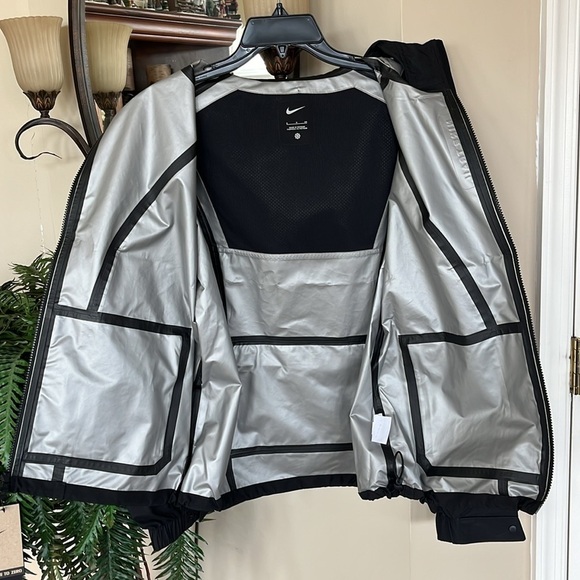 Brand New Nike Black Trail GORE-TEX INFINIUM Running Jacket Loose Fit Packable - Picture 14 of 16
